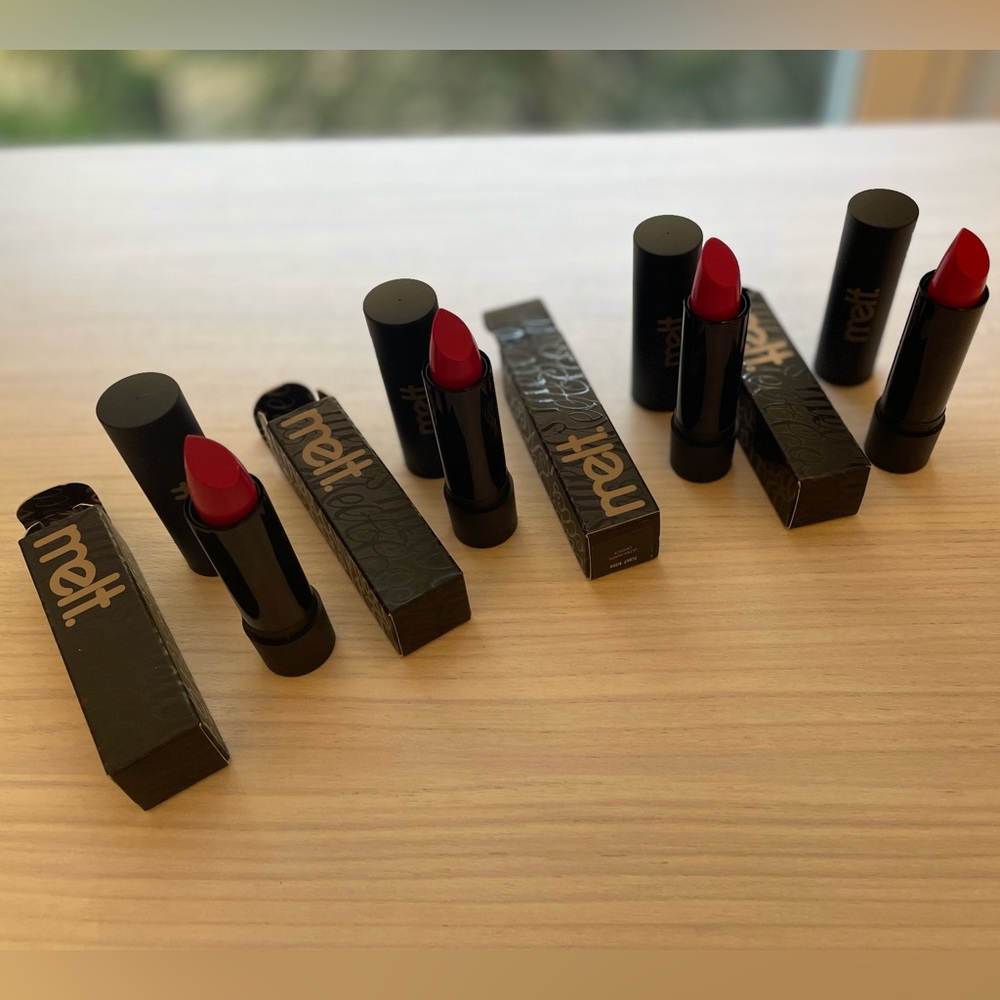 NWT! Melt Last Kiss Ultra Matte Lipstick / Vegan & Cruelty Free / 3.4g / 0.12oz - Picture 2 of 7